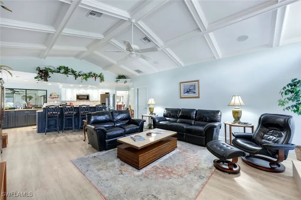 1933 Empress Court Naples FL 34110