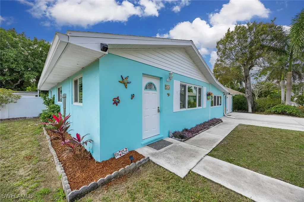 10690 Crockett Street Bonita Springs FL 34135