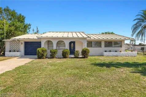 1334 Ellendale Circle Lehigh Acres FL 33936