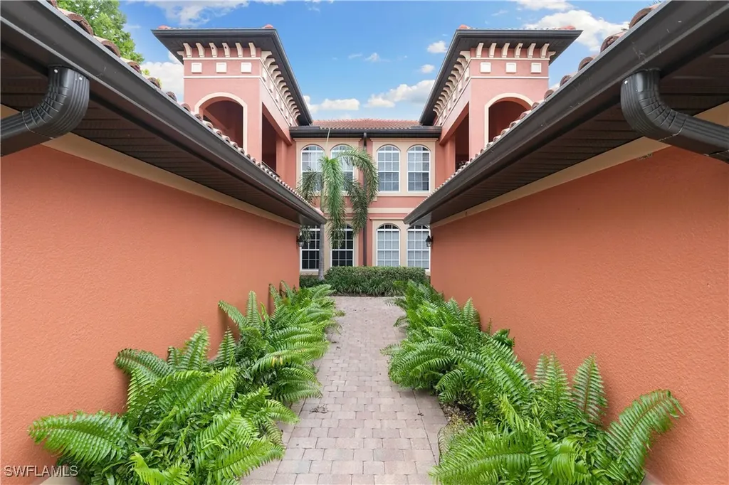 10021 Heather Lane Naples FL 34119