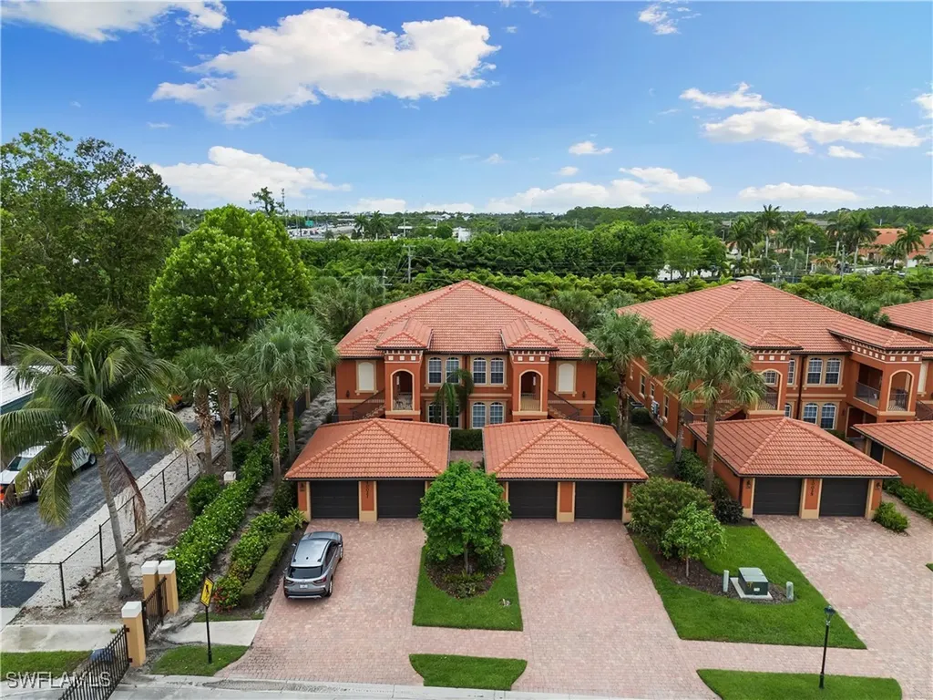 10021 Heather Lane Naples FL 34119