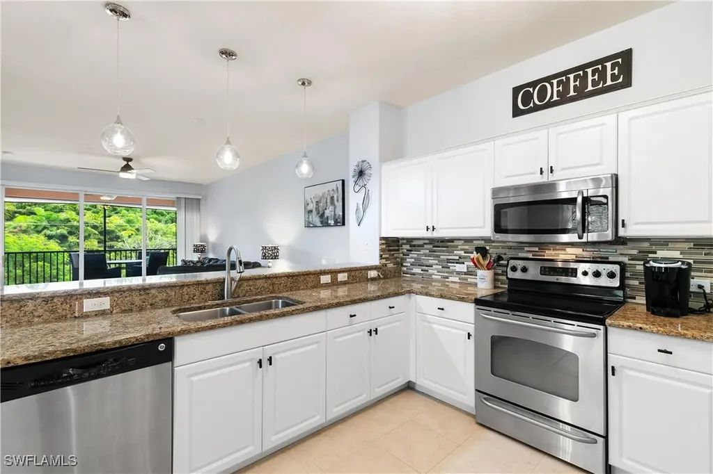 10021 Heather Lane Naples FL 34119