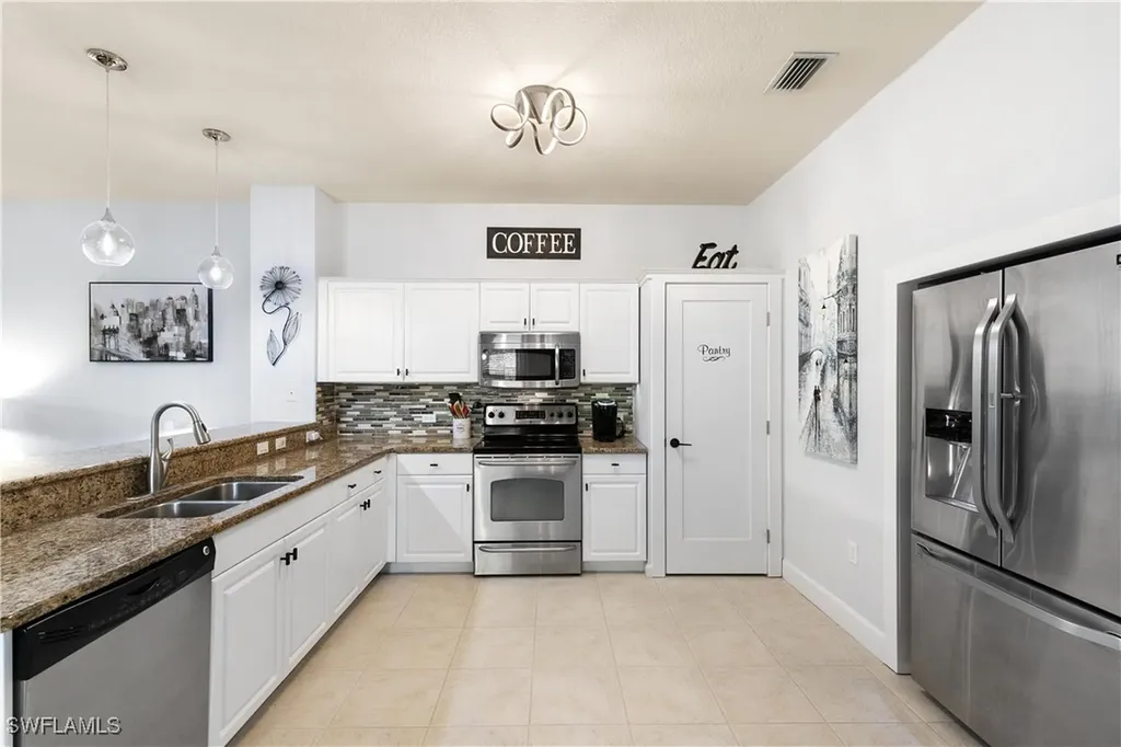 10021 Heather Lane Naples FL 34119