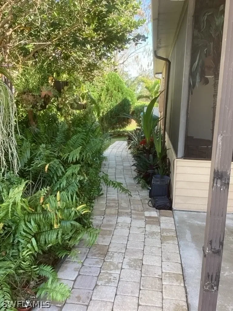 104 Belle Isle Circle Naples FL 34112