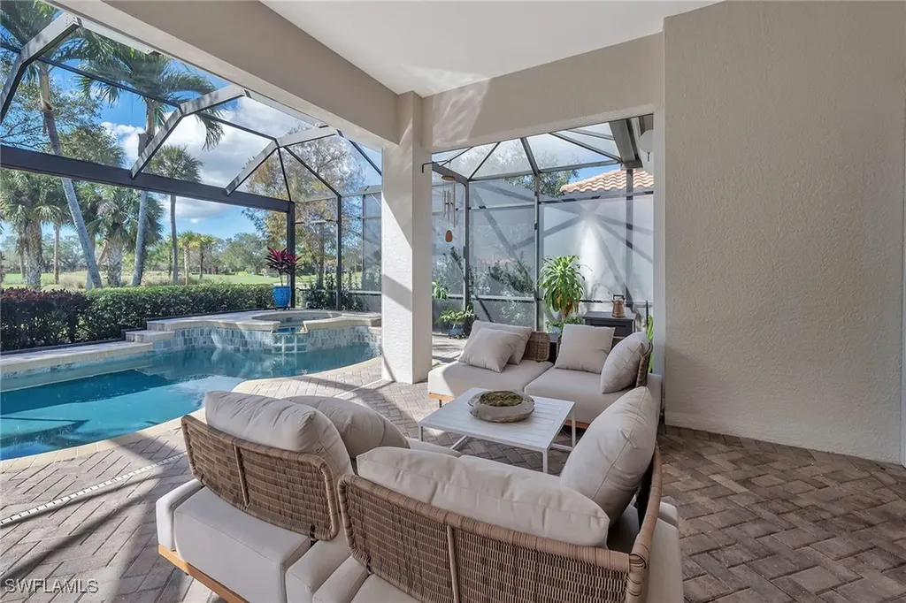 977 Tierra Lago Way Naples FL 34119