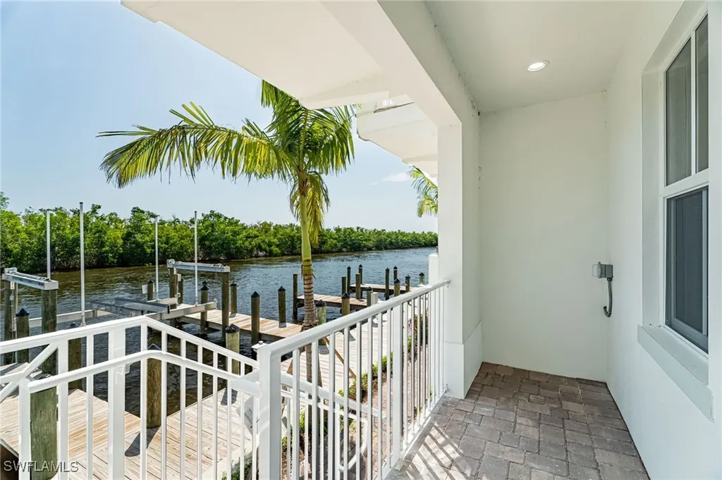 5816 Shell Cove Drive Cape Coral FL 33914