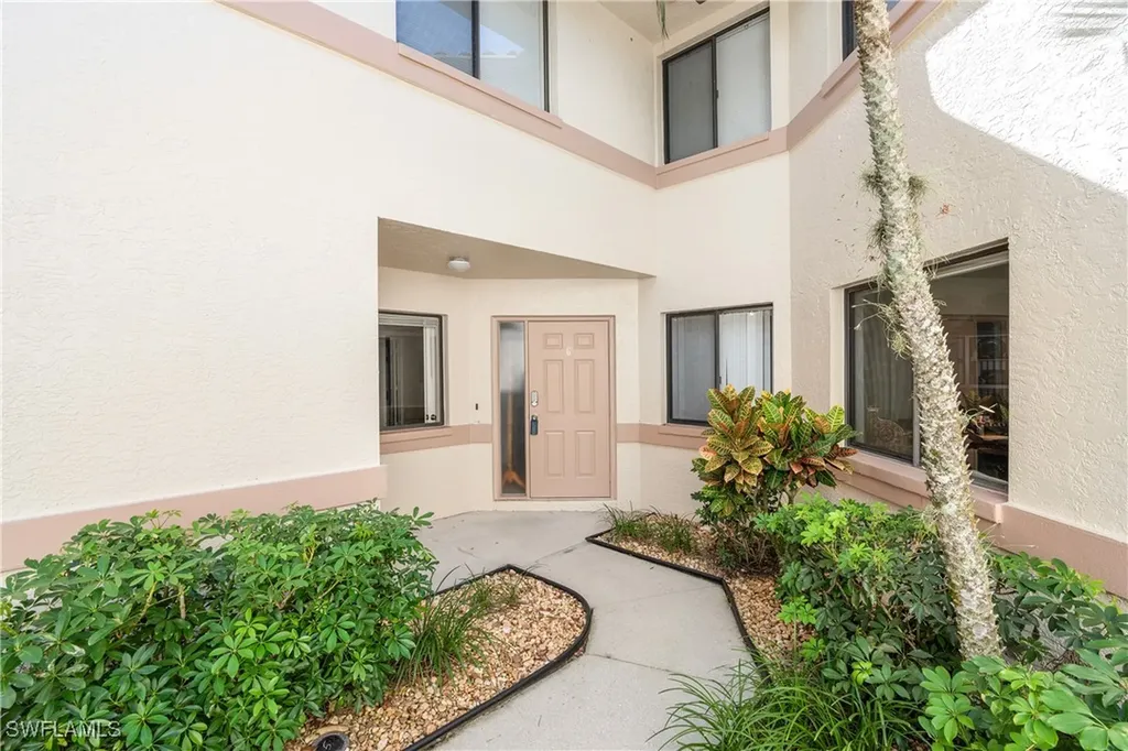 47 Bennington Drive Naples FL 34104