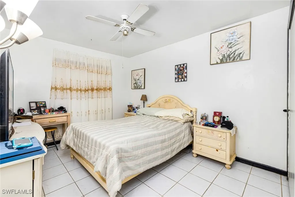 1219 SE 19th Terrace Cape Coral FL 33990