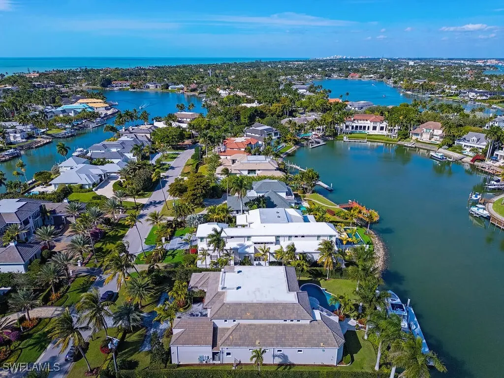 3243 Gin Lane Naples FL 34102