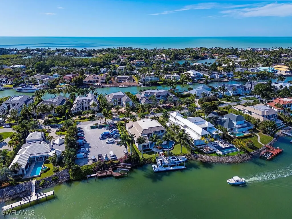 3243 Gin Lane Naples FL 34102