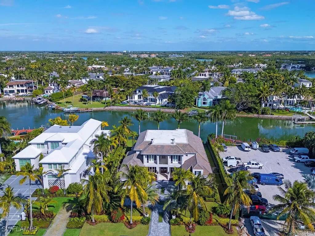 3243 Gin Lane Naples FL 34102