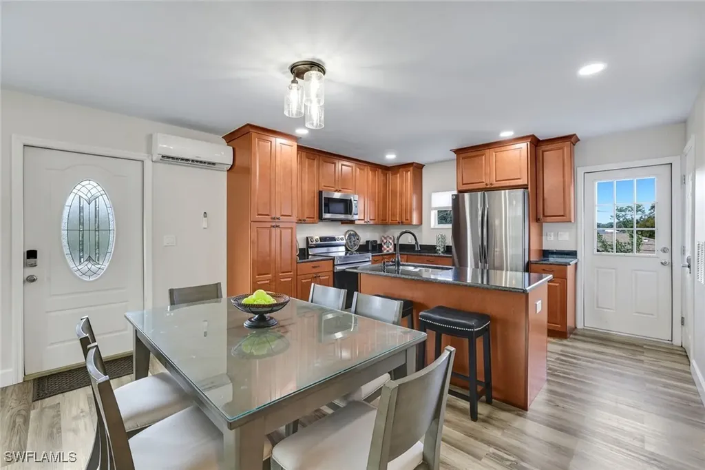 3561 Thomasson Drive Naples FL 34112