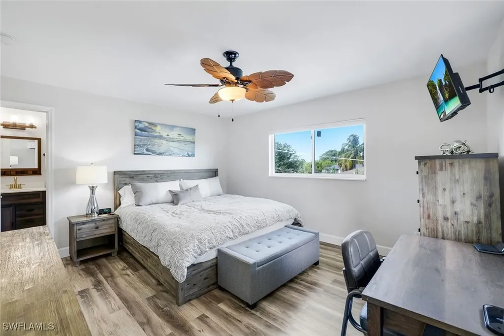 3561 Thomasson Drive Naples FL 34112