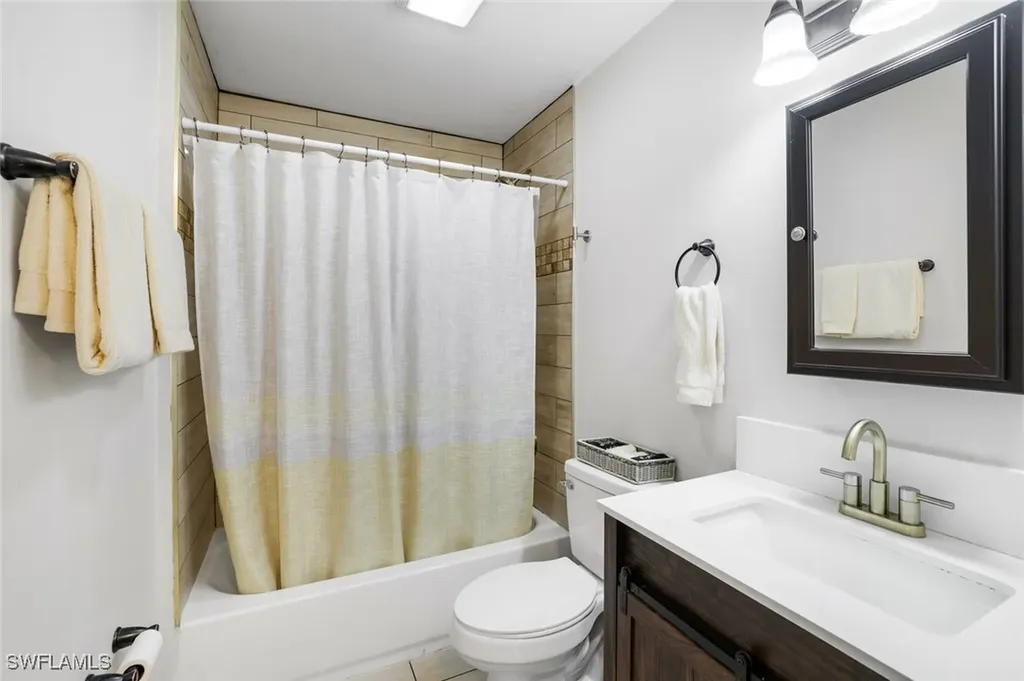 3561 Thomasson Drive Naples FL 34112