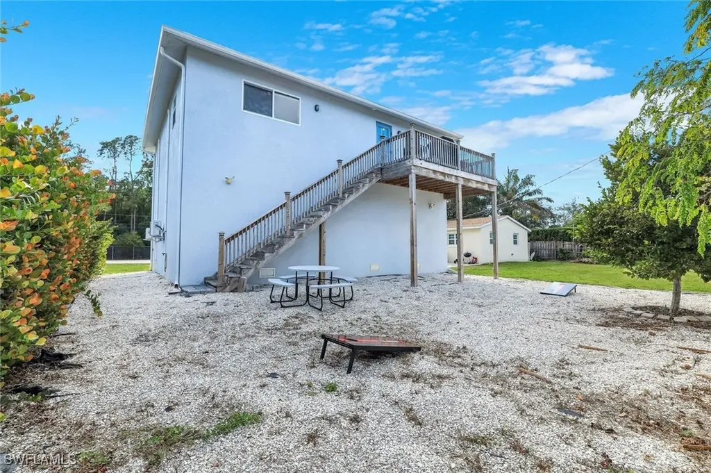 3561 Thomasson Drive Naples FL 34112