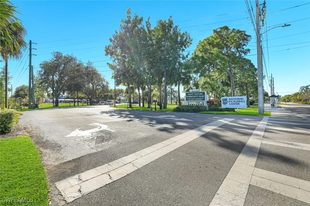 3561 Thomasson Drive Naples FL 34112