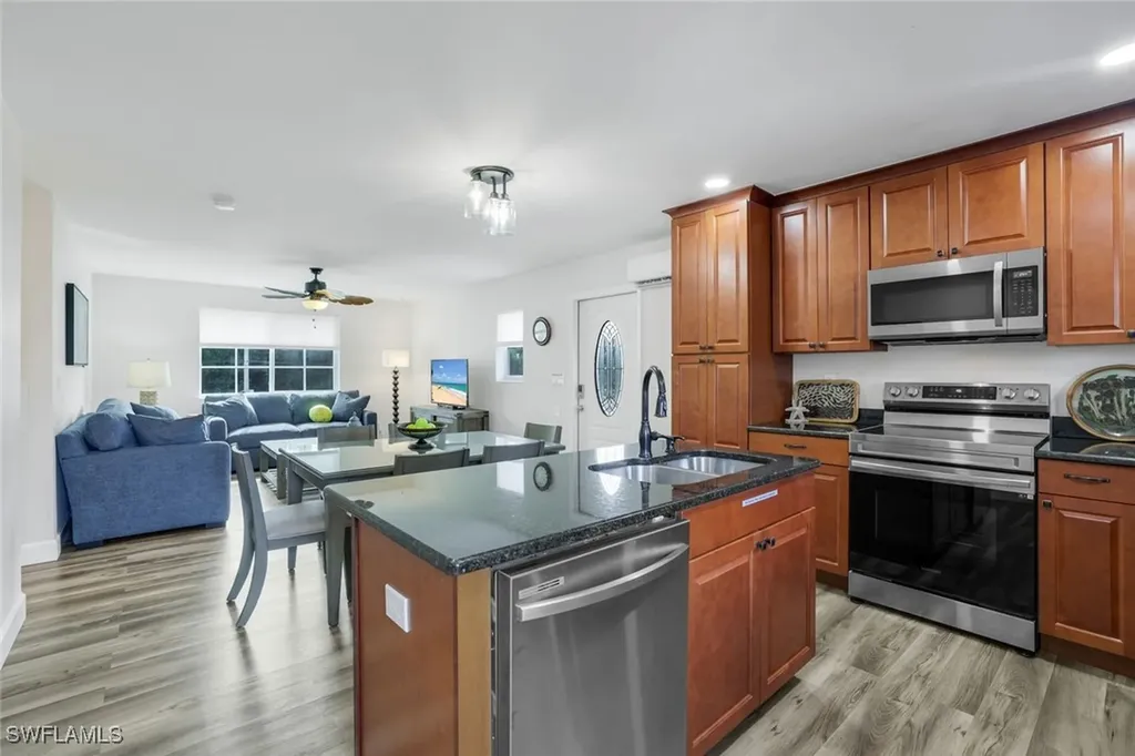 3561 Thomasson Drive Naples FL 34112