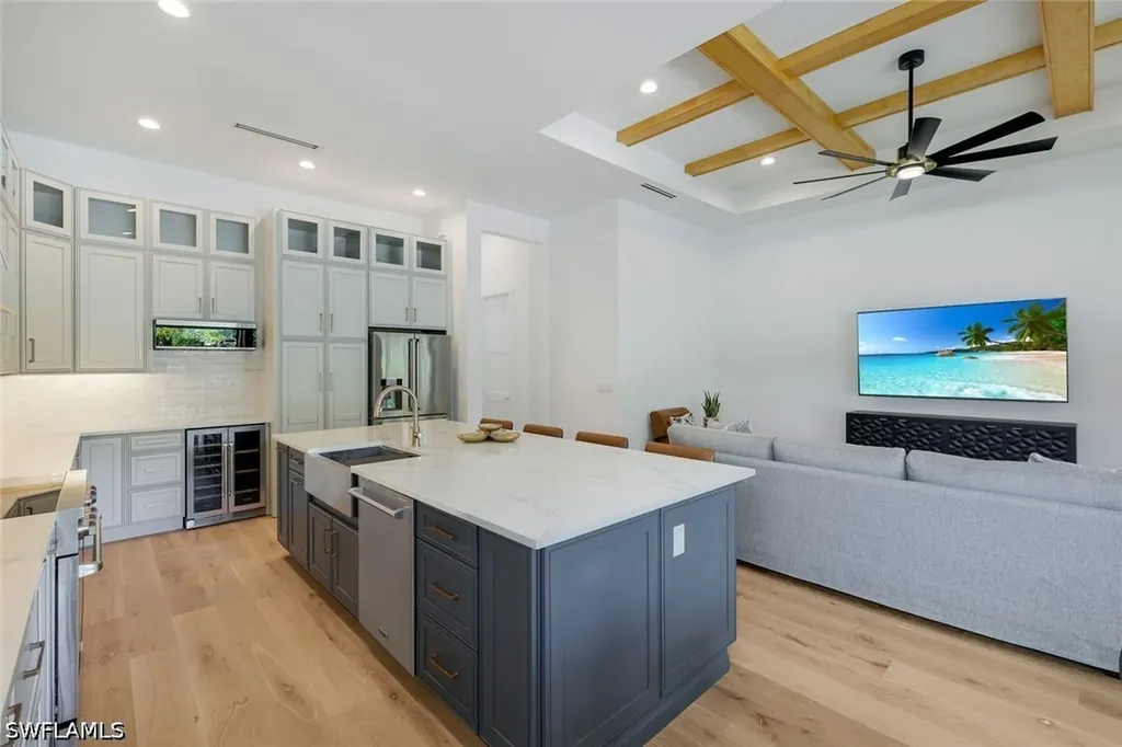 668 93rd Avenue N Naples FL 34108