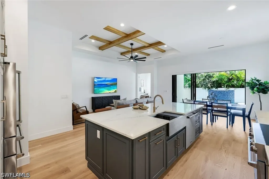 668 93rd Avenue N Naples FL 34108