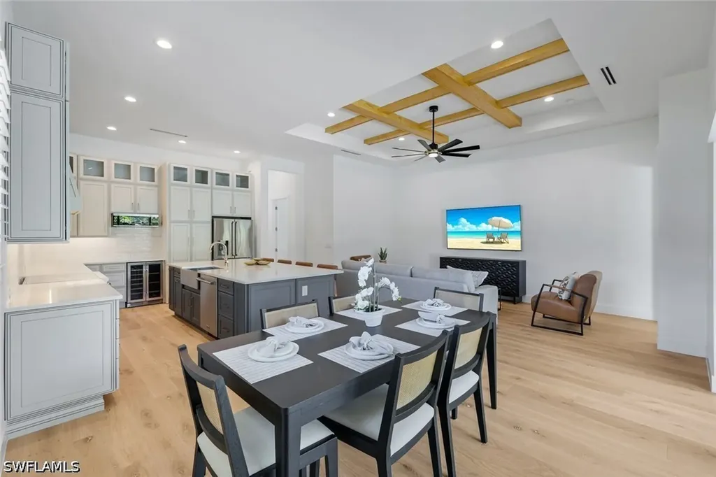 668 93rd Avenue N Naples FL 34108