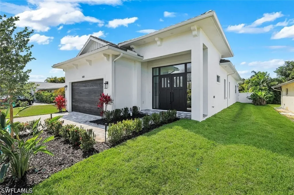 668 93rd Avenue N Naples FL 34108