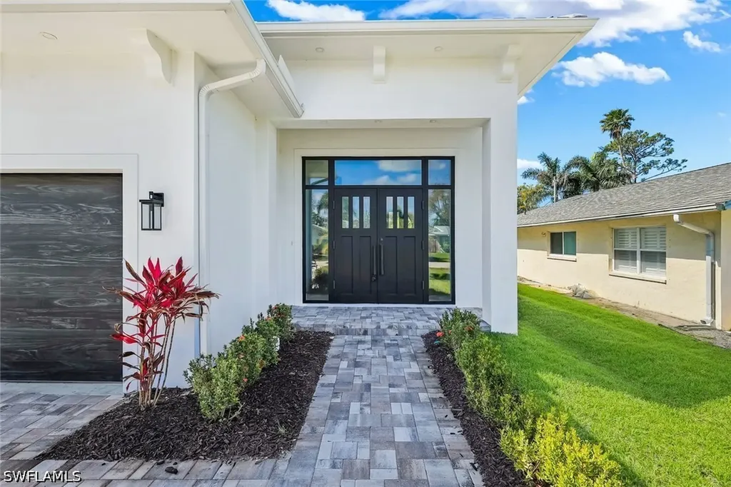 668 93rd Avenue N Naples FL 34108
