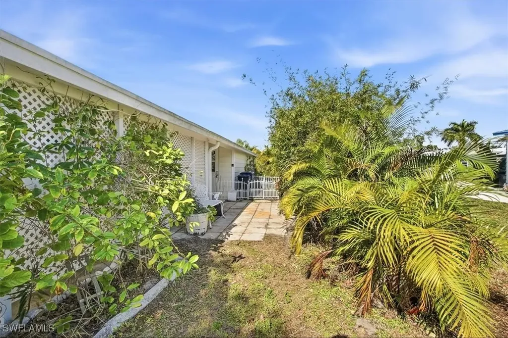 26257 Queen Mary Lane Bonita Springs FL 34135