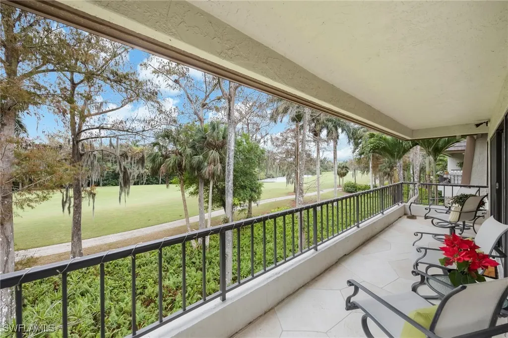 103 Clubhouse Drive Naples FL 34105