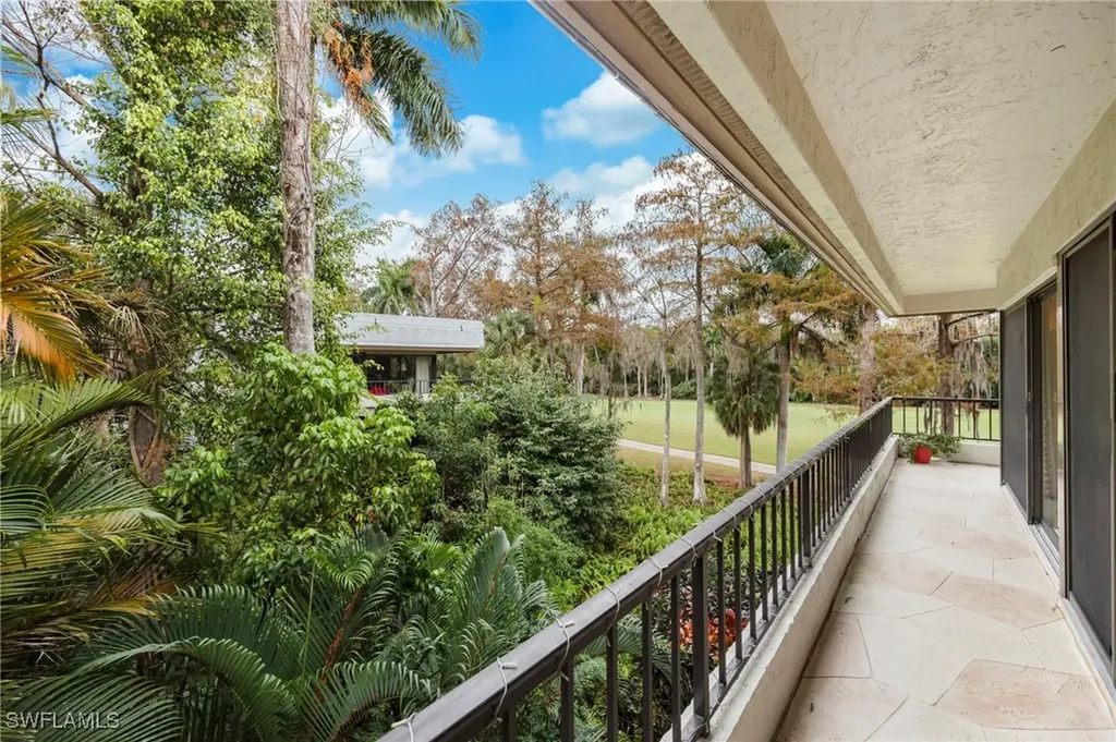 103 Clubhouse Drive Naples FL 34105