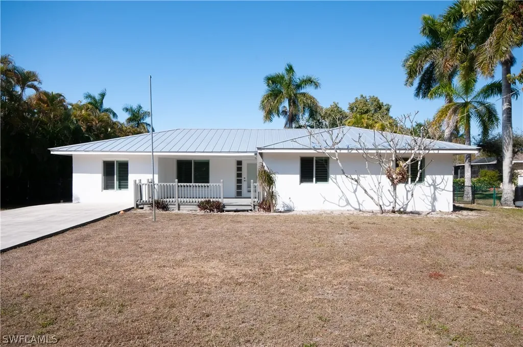54 Liberty Lane Naples FL 34112