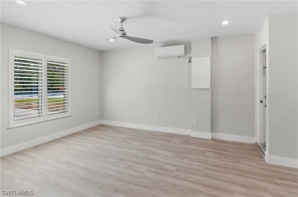 54 Liberty Lane Naples FL 34112
