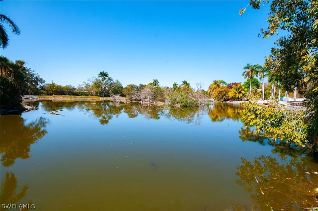 54 Liberty Lane Naples FL 34112