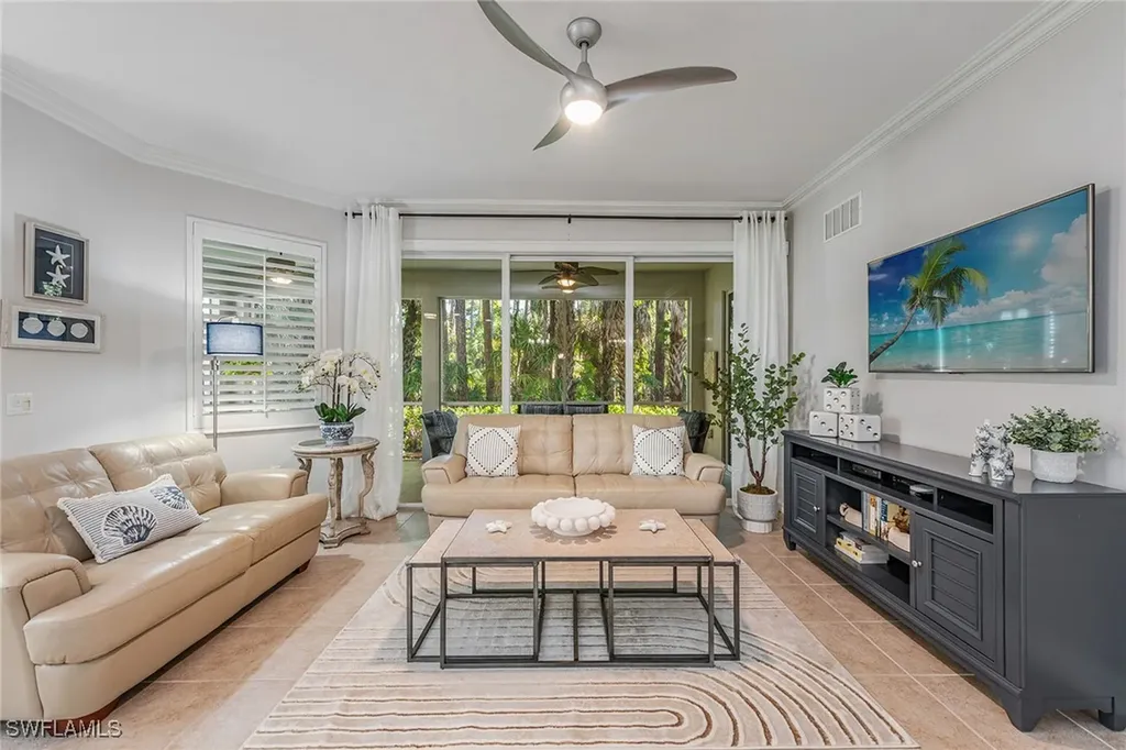 Naples FL, 2012 Tarpon Bay Drive N, Unit 101