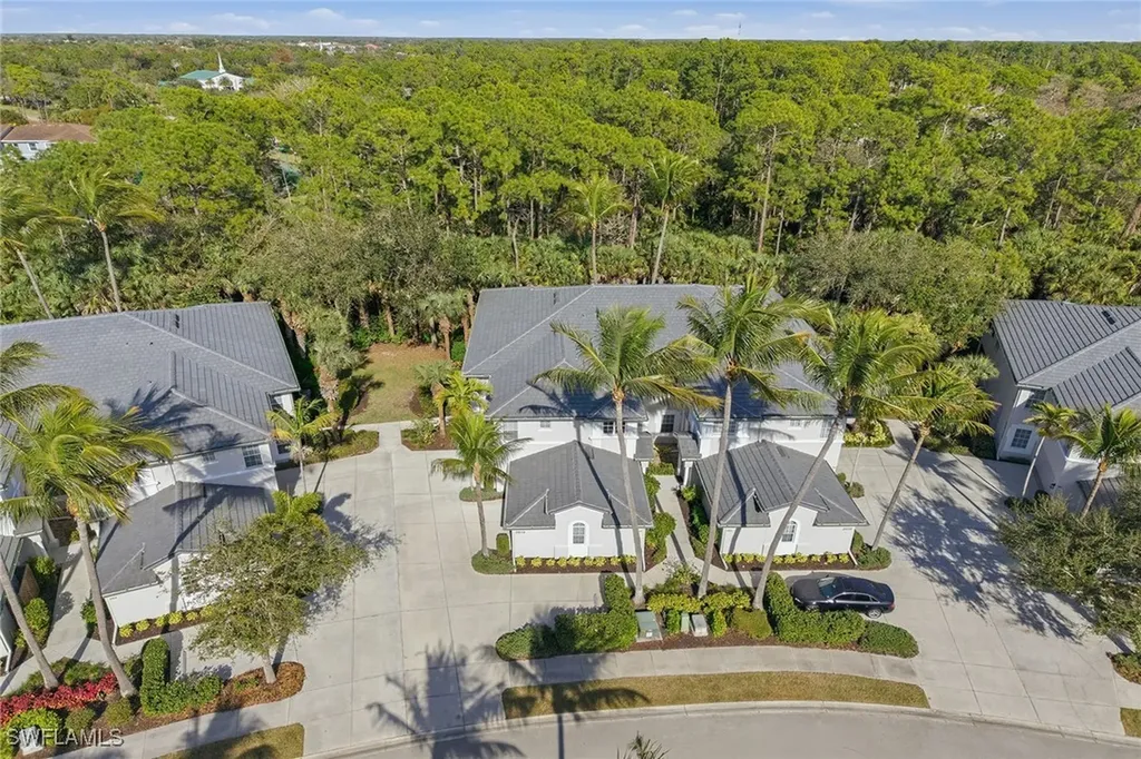 2012 Tarpon Bay Drive N Naples FL 34119