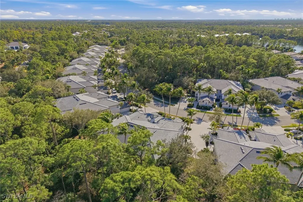 2012 Tarpon Bay Drive N Naples FL 34119