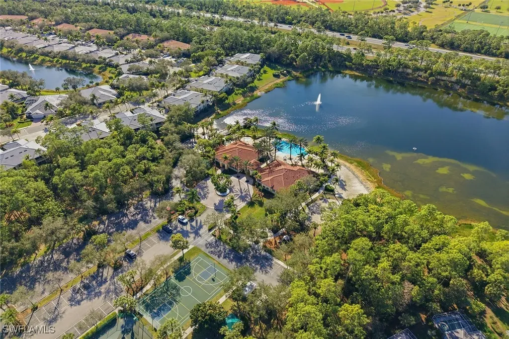 2012 Tarpon Bay Drive N Naples FL 34119