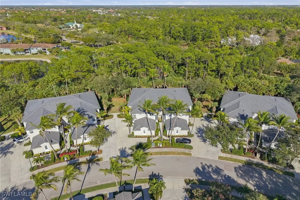 2012 Tarpon Bay Drive N Naples FL 34119