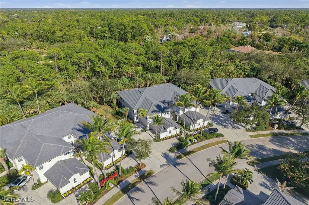 2012 Tarpon Bay Drive N Naples FL 34119