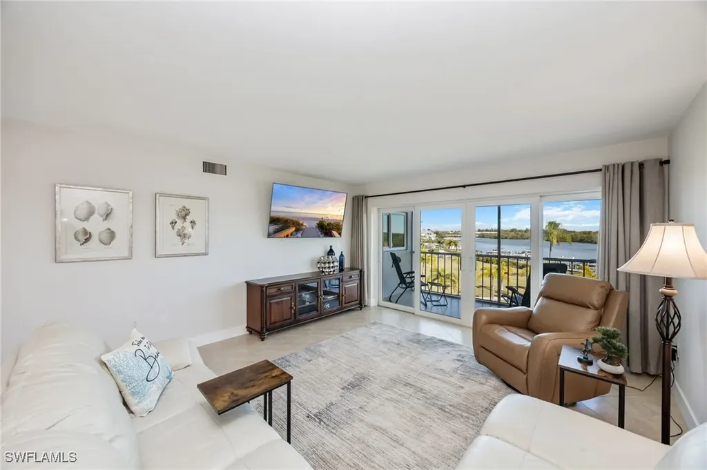 309 Goodlette-frank Road S Naples FL 34102