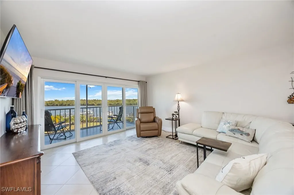 309 Goodlette-frank Road S Naples FL 34102
