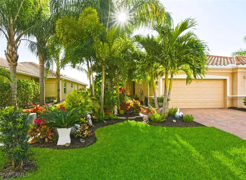 1971 Wellington Street Naples FL 34120