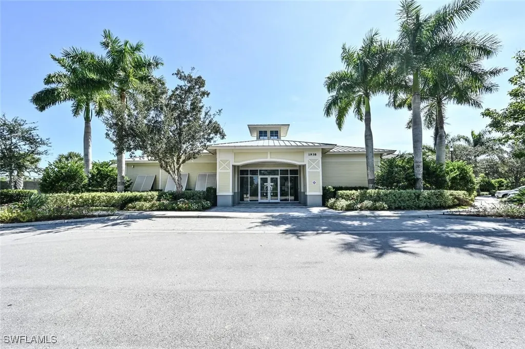 1971 Wellington Street Naples FL 34120