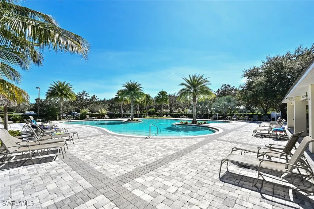 1971 Wellington Street Naples FL 34120