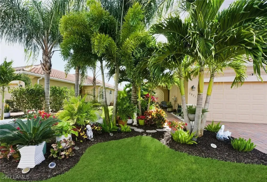 1971 Wellington Street Naples FL 34120