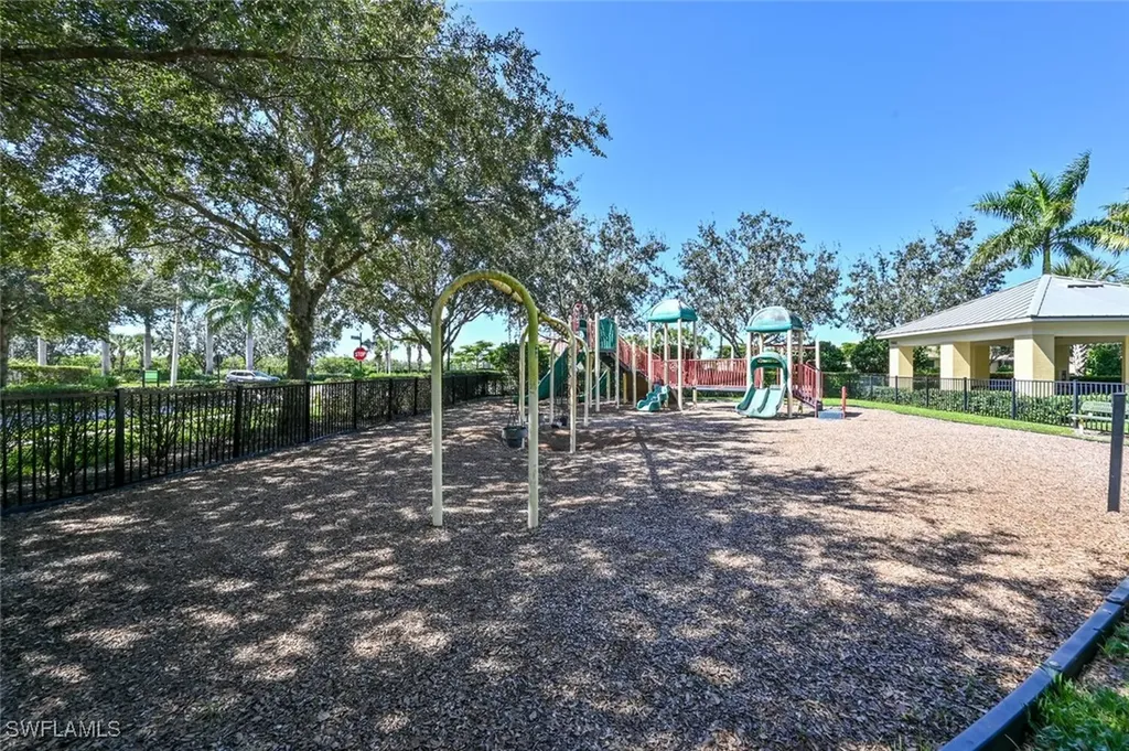 1971 Wellington Street Naples FL 34120