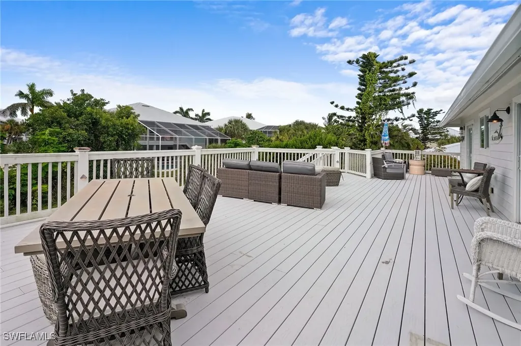 474 Lake Murex Circle Sanibel FL 33957