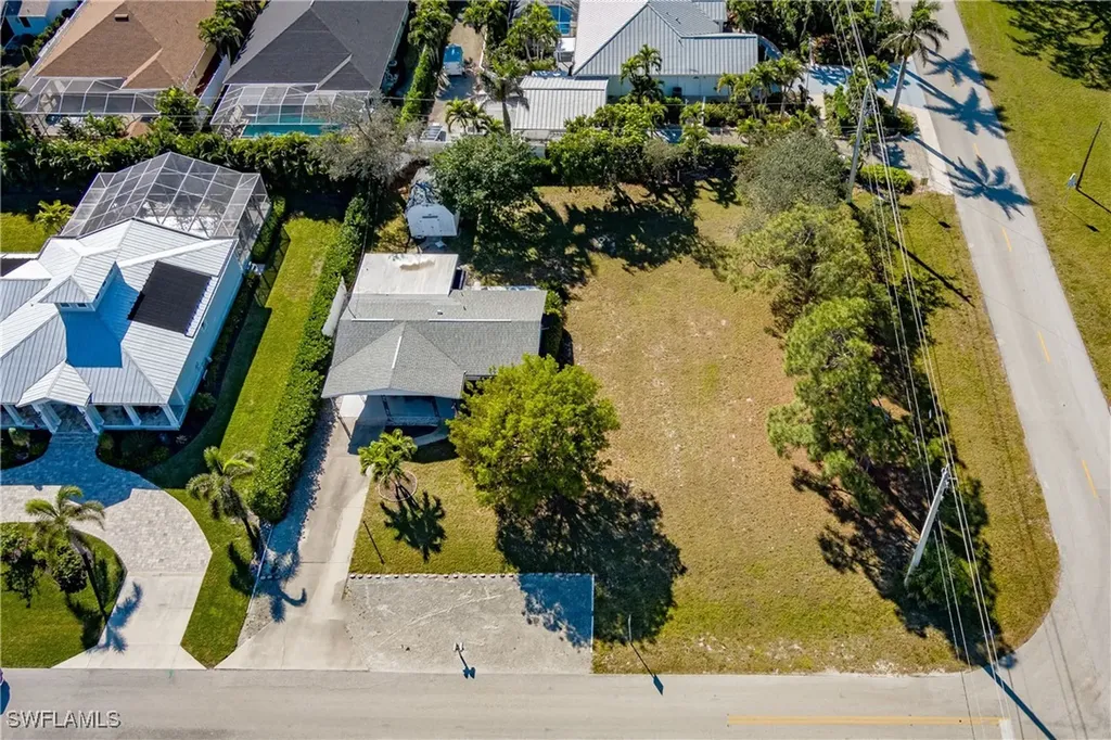 420 West Avenue Bonita Springs FL 34134