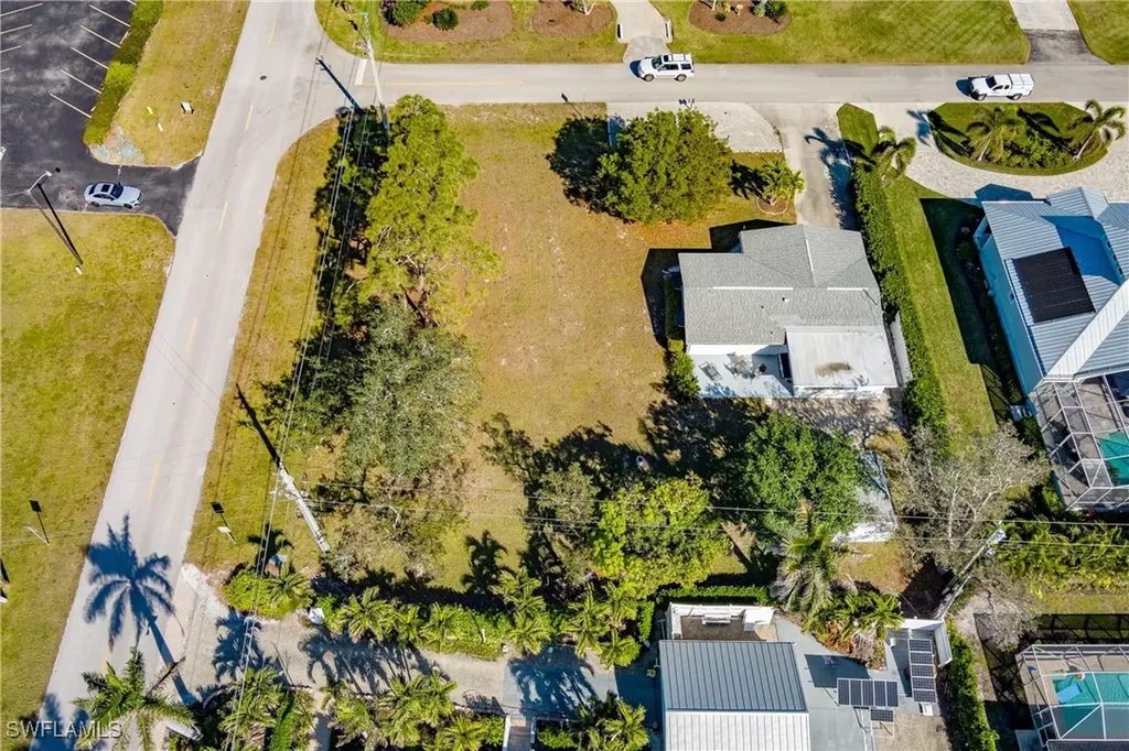 420 West Avenue Bonita Springs FL 34134