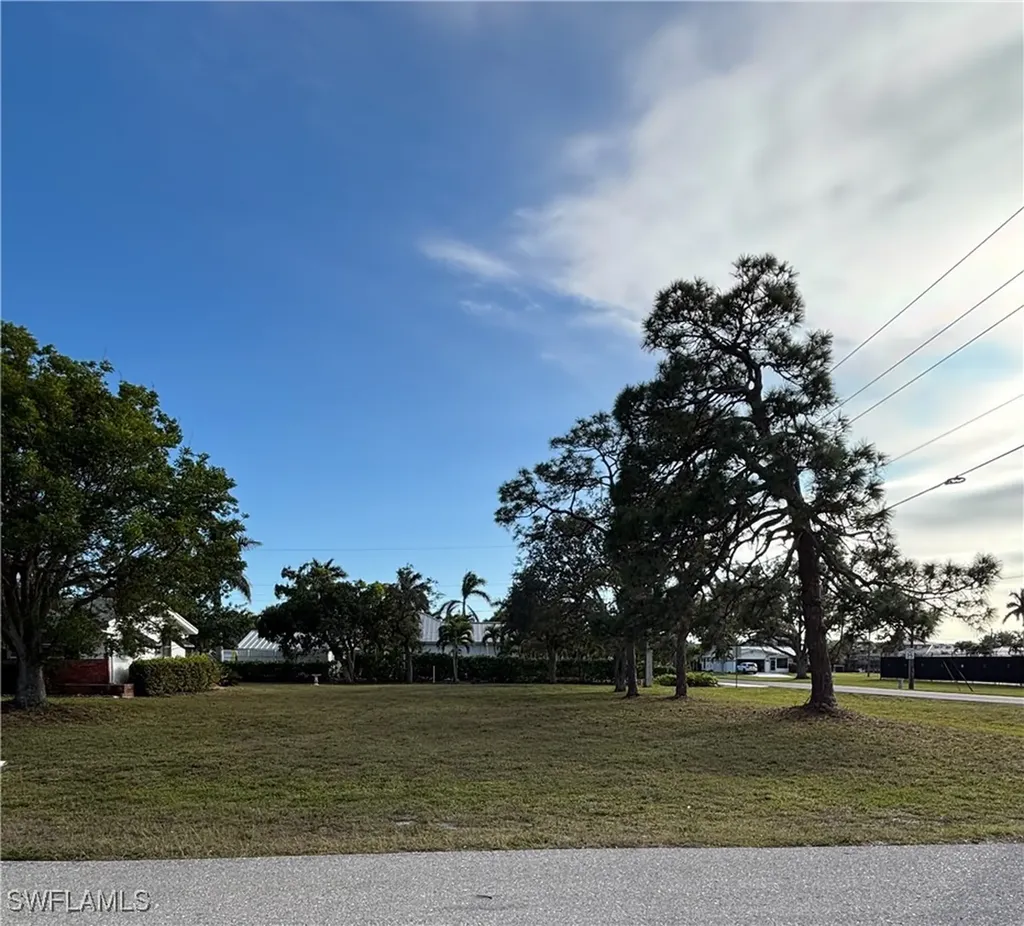 420 West Avenue Bonita Springs FL 34134