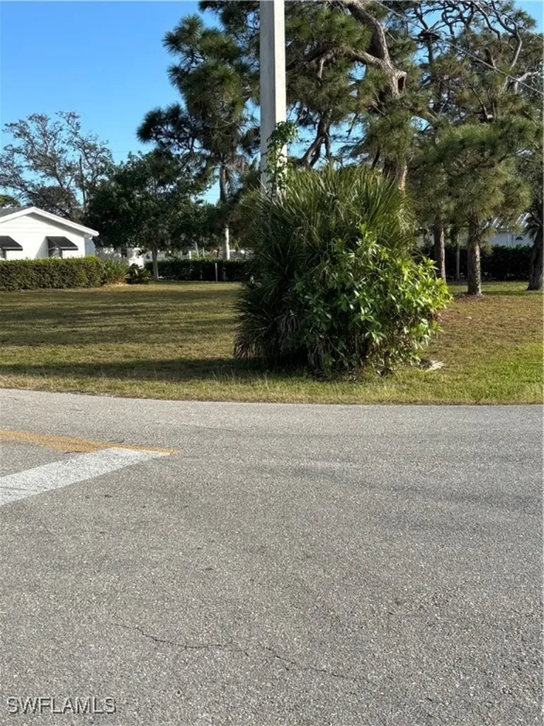 420 West Avenue Bonita Springs FL 34134